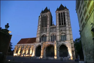 Dans quel département verrez-vous la cathédrale de Noyon ?