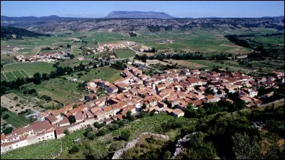 Dans quel département verrez-vous le village de Tautavel, connu pour le site préhistorique de la Caune de l'Arago où ont été découverts des fragments humains vieux de plus de 400 000 ans ?