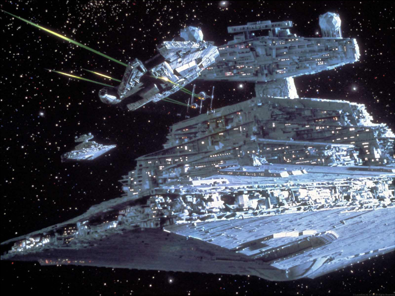 Comment Han et les autres parviennent-ils à s'échapper aux vaisseaux de l'Empire en premier lieu ?