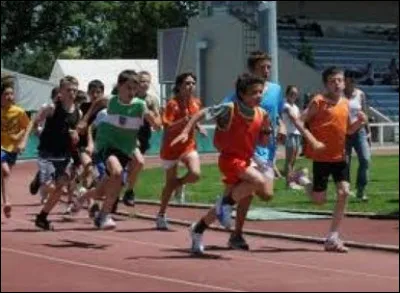Ma classe fait une course en extérieur sur le terrain de sport et, dans les derniers mètres, je double le deuxième. Quel est mon classement ?