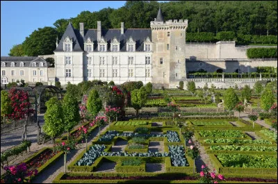 Dans quel département visiterez-vous le château de Villandry et ses jardins ?