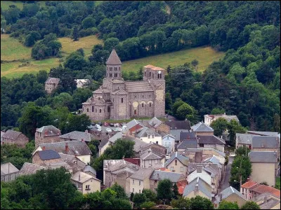 Dans quel département verrez-vous le village de Saint Nectaire et son église romane ?