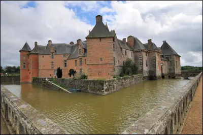 Dans quel département visiterez-vous le château de Carrouges ?