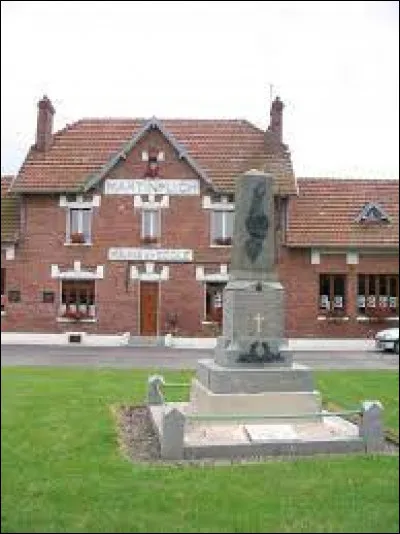 Commune de l'arrondissement d'Arras, Martinpuich se situe dans le d&eacute;partement ...