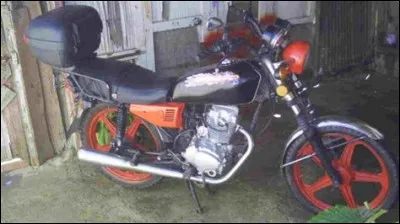 De quel pays est originaire cette motocyclette "Zenati 152 CC" ?