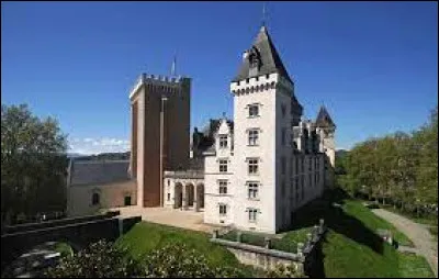 Dans quelle région française se trouve le château de Pau ?
