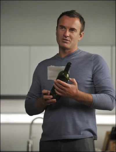 L'image montre Julian McMahon dans...