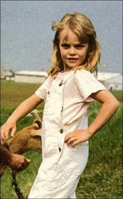 Comment se nomme cette petite fille ?