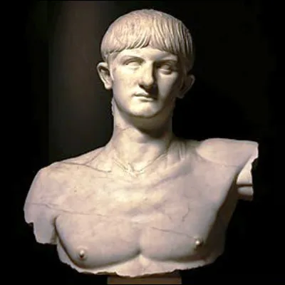 Quel empereur romain, que des historiens pr&eacute;sentent comme fou, est le dernier repr&eacute;sentant de la dynastie des Julio-Claudiens ?