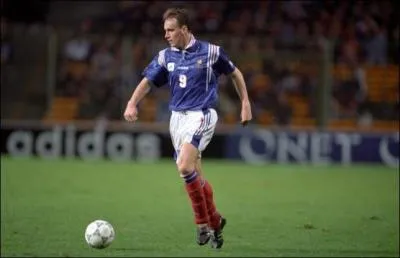 Les buteurs de l'quipe de France, c'tait mieux avant. Avant d'avoir besoin de l'invalide Gallas pour scorer, les bleus de 98 se prsentaient au mondial avec un vrai buteur, le meilleur de D1 :