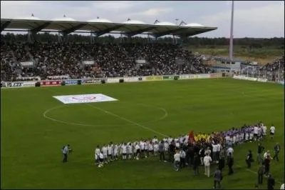 Le dernier de L1, c'tait mieux avant. Avant que Grenoble ne se ridiculise au Stade des Alpes, ce club cot en bourse (Si, si ! ) avait inaugur son nouveau stade Parsemain en 2004-05 par une victoire