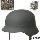 À quelle armée appartenaient les militaires qui portaient ce casque au début des années 1940 ?