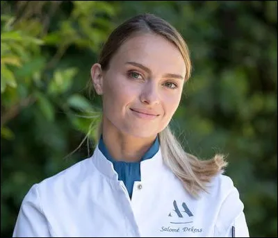 Qui joue-t-elle dans "Ici tout commence" ?