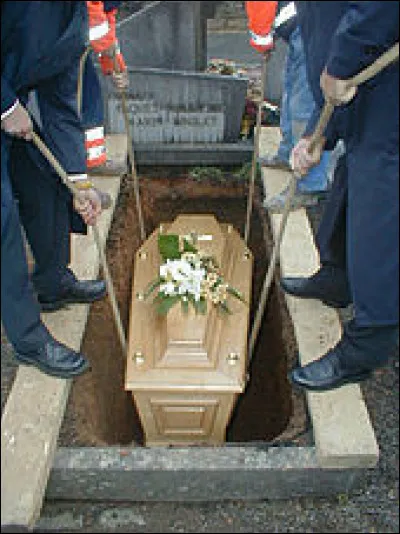Commune de Seine-et-Marne traversée par la Seine, en amont de son confluent avec l'Yonne :