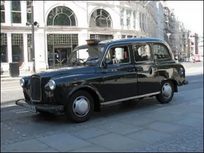 Le taxi à Londres est une institution. Quelle est la voiture qui sert de base depuis des années à cette fonction ?