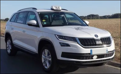 Voici maintenant un taxi contemporain venu de l'Est. Quel est ce modèle ?