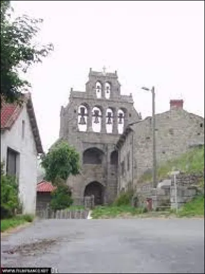 Village d'Auvergne-Rhône-Alpes, dans la Margeride, Chanaleilles se situe dans le département ...