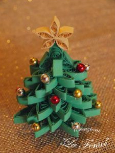 Au 7e siècle, Saint Boniface fut à l'origine du sapin de Noël en Allemagne. Il voulait convaincre les druides que l'arbre qu'ils vénéraient n'était pas un arbre sacré. Leur arbre se déracina et écrasa tout sauf le sapin de Boniface. Quel était l'arbre des druides ?