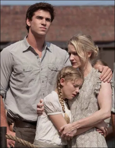 Qui a &eacute;t&eacute; tir&eacute; au sort en premier dans le district 12 ?