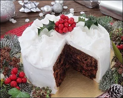 Comment appelle-t-on le gâteau que mangent les Anglais à Noël ?