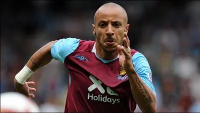 Bosnie Herzgovine-France : 1-2 le 16/08/2006  Sarajevo. Sur la lance de sa finale du mondial, Domenech est en pleine bourre : il offre sa premire slection  ce joueur, qui, en plus, marque !