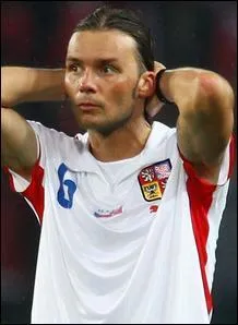 France-Rp. Tchque : 0-2 le 12/02/2003  Saint-Denis. Une dfaite  Saint-Denis, en plein fvrier, bof La question : qui est ce joueur tchque, le prfr de Thierry Roland ?