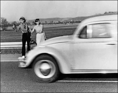 Mes deux frangines sont parties en stop à Berlin, mais dans quelle voiture ?