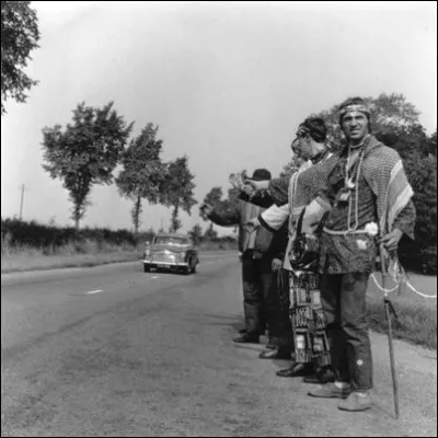 L'auto-stop aurait démarré vers 1945 où les rares véhicules disposant de carburant étaient pris d'assaut. Il atteint son apogée dans les années 60, 70. Quelle était la destination favorite de l'époque ?