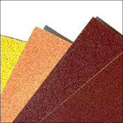 Quelle roche est utilisée depuis lAntiquité pour ses capacités abrasives appliquées au papier de verre ?