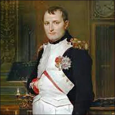 Quel footballeur français a été surnommé le Napoléon du football par la presse anglaise ?