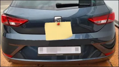 Arrêtons un peu les bêtises, sinon je vais me faire appeler ... [Complétez par le nom du modèle] !