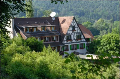 D'abord une question toute simple : comment définit-on une auberge ?