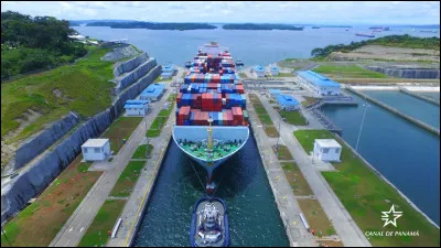 Quand le canal de Panama a-t-il été ouvert à la navigation ?
