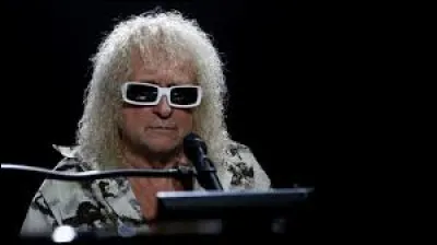 Complétez le titre de cette chanson : "Qui a tué...