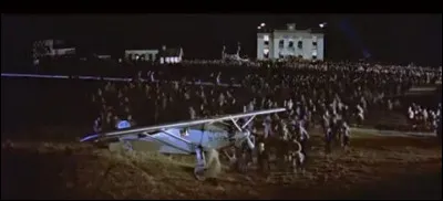 Le film de Billy Wilder "The Spirit of St Louis" de 1957 retrace la première traversée de l'atlantique de Charles Lindbergh. Qui interprète le héros de l'Atlantique ?