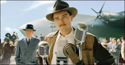 Aviator est un film sorti en 2004 qui raconte l'histoire d'un fou furieux daviation et de cinéma. À quel réalisateur est consacré ce biopic ?