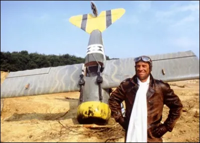 Quel est ce film où Bebel montre ses prouesses en acrobatie aérienne ?