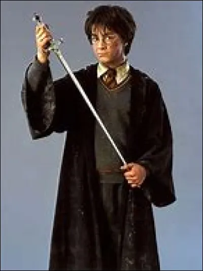 Poudlard prend feu ! Trois choses importantes sont dans le bureau du professeur Dumbledore : - Un rem&egrave;de contre la Dragoncelle - L'&eacute;p&eacute;e de Gryffondor - Un livre ancien et tr&egrave;s important.Dans quel ordre prenez-vous les objets ?