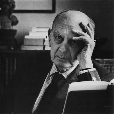 Selon Hauser, dans son ouvrage "Histoire sociale de l'art et de la littérature" (1951), quel phénomène apparaît dès la sédentarisation au Néolithique ?