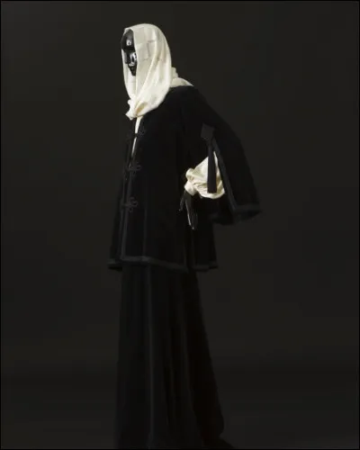 Elle est la première femme élue membre de l'Académie française. Qui est-ce ?