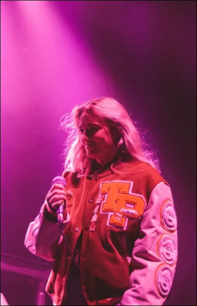 Choisis une chanteuse. (2)