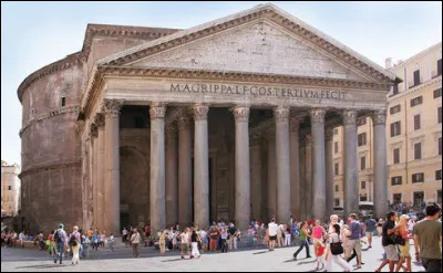 Construit au 1er siècle avant J.-.C, puis incendié et reconstruit sous Hadrien au IIe siècle après J.-.C, quelle particularité nous livre le Panthéon de Rome ?
