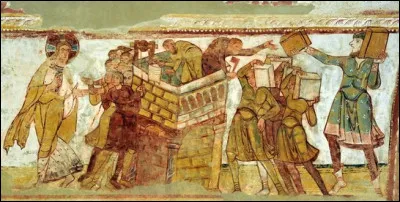 L'église abbatiale Saint-Savin est considérée comme la chapelle sixtine de l'art roman. À côté de quelle grande ville peut-on admirer cette fresque de 42 m de long ?