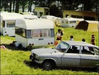 Et celle-ci qui est stationnée dans ce caravaning ?
