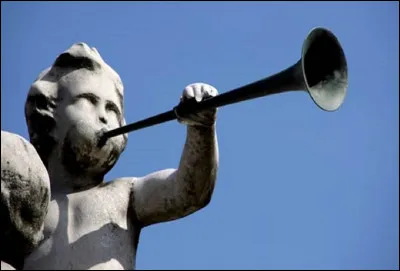 Qui est l'auteur-compositeur et interprète de la chanson ''Les Trompettes de la renommée'' ?