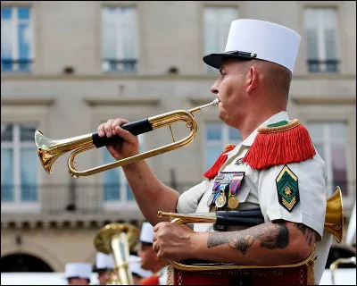 ''La trompette'' désigne le clairon dans la tradition de quel corps militaire ?
