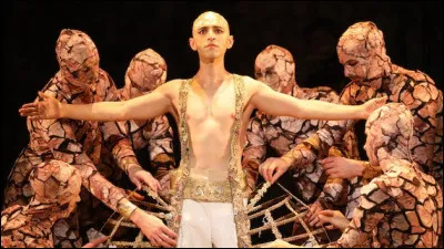 Pharaon hérétique de la XVIIIe dynastie (1372-1354 av J. -C) obligeant son peuple à prier en plein cagnard. Qui est-il ?