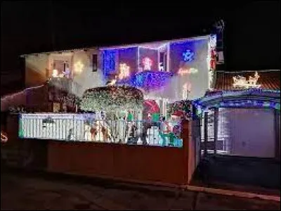 Prenons à présent la direction de la région P.A.C.A, pour voir cette maison de Cavaillon. Réputées pour ses melons, elle se trouve dans le département ...