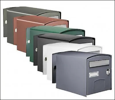 Quelle est la couleur des boites aux lettres au Royaume-Uni depuis 1874 ?