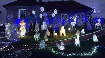 Je vous emmène dans le Centre-Val-de-Loire, à La Chapelle-du-Noyer. Commune de l'arrondissement de Châteaudun, elle se situe dans le département ...